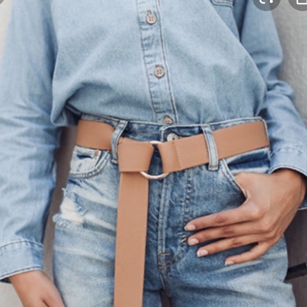 NWOT B-Low The Belt